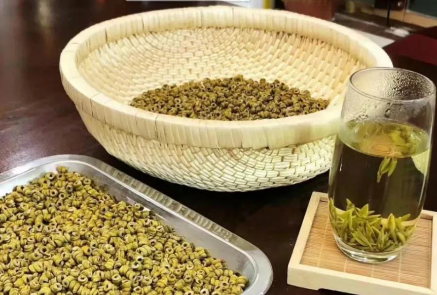 太平畈乡斛农告诉你霍山铁皮石斛的价格是多少钱一斤是正常的